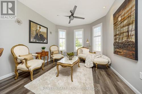 87 Horton Walk, Cambridge, ON - Indoor Photo Showing Living Room