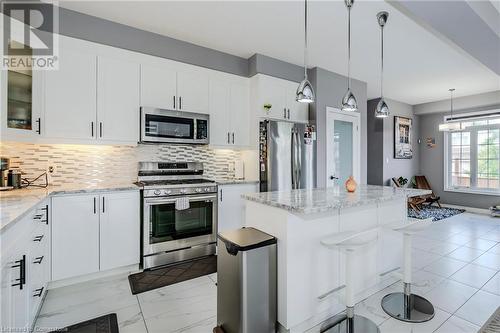 291 Moorlands Crescent, Kitchener, ON - Indoor Photo Showing Kitchen With Stainless Steel Kitchen With Upgraded Kitchen