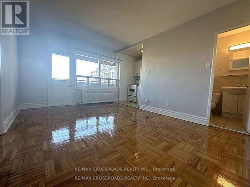 302 - 2770 Yonge Street, Toronto, ON - Indoor Photo Showing Other Room