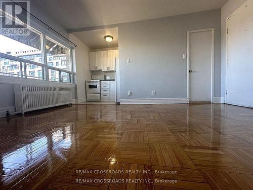 302 - 2770 Yonge Street, Toronto, ON - Indoor Photo Showing Other Room