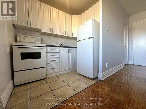 302 - 2770 Yonge Street, Toronto (Lawrence Park South), ON - Indoor Photo Showing Kitchen