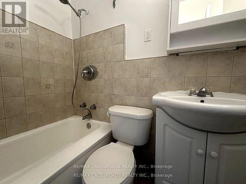 302 - 2770 Yonge Street, Toronto, ON - Indoor Photo Showing Bathroom