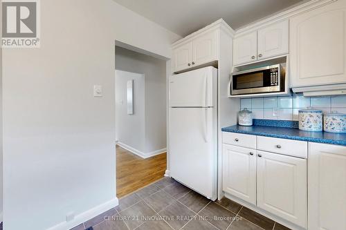 68 Hollyhedge Drive, Toronto (Bendale), ON - Indoor Photo Showing Kitchen