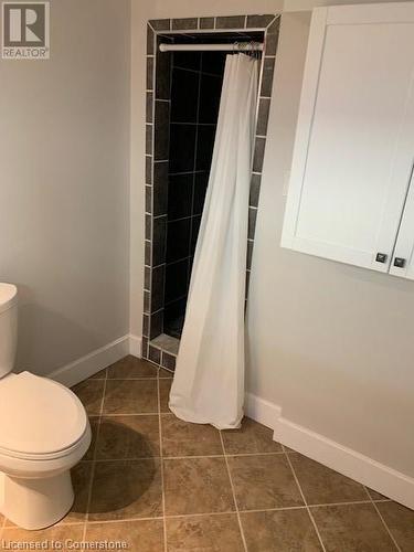 71 East 39Th Street, Hamilton, ON - Indoor Photo Showing Bathroom