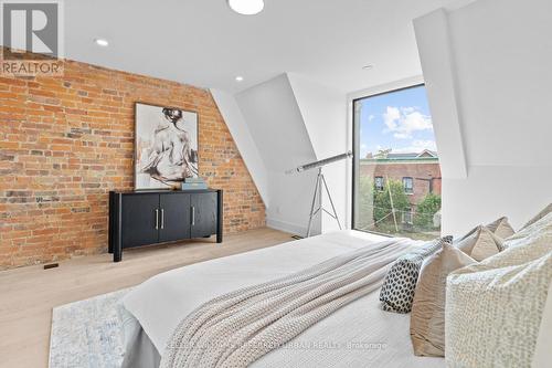 9 Beatrice Street, Toronto (Trinity-Bellwoods), ON - Indoor Photo Showing Bedroom