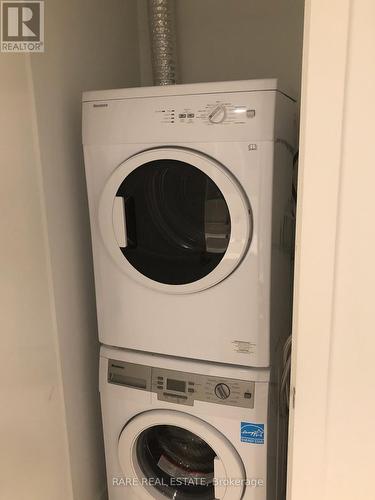 1012 - 7 Grenville St Street, Toronto, ON - Indoor Photo Showing Laundry Room