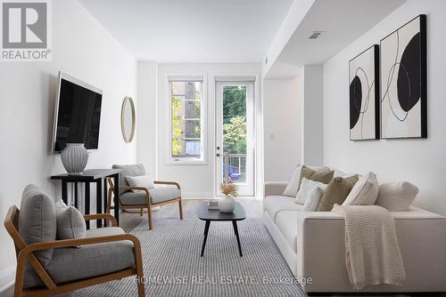 1 - 600 Brookdale Avenue, Toronto (Bedford Park-Nortown), ON - Indoor Photo Showing Living Room