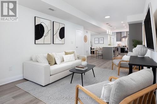 1 - 600 Brookdale Avenue, Toronto (Bedford Park-Nortown), ON - Indoor Photo Showing Living Room