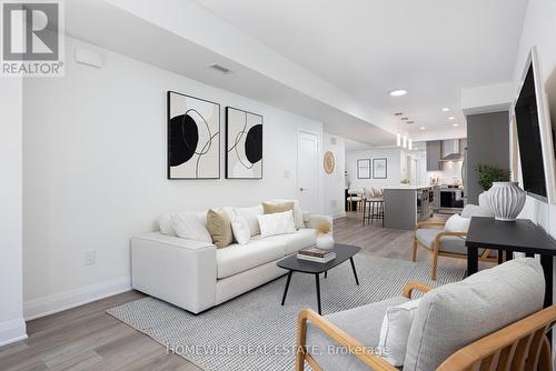 1 - 600 Brookdale Avenue, Toronto (Bedford Park-Nortown), ON - Indoor Photo Showing Living Room