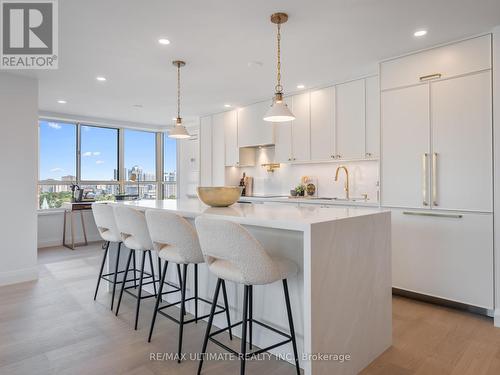 1503 - 130 Carlton Street E, Toronto (Cabbagetown-South St. James Town), ON - Indoor Photo Showing Kitchen With Upgraded Kitchen