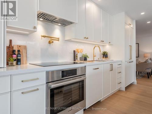 1503 - 130 Carlton Street E, Toronto (Cabbagetown-South St. James Town), ON - Indoor Photo Showing Kitchen With Upgraded Kitchen