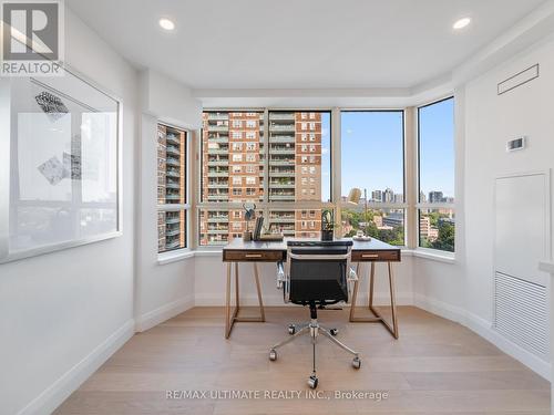 1503 - 130 Carlton Street E, Toronto (Cabbagetown-South St. James Town), ON - Indoor Photo Showing Office