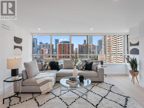 1503 - 130 Carlton Street E, Toronto, ON - Indoor Photo Showing Living Room