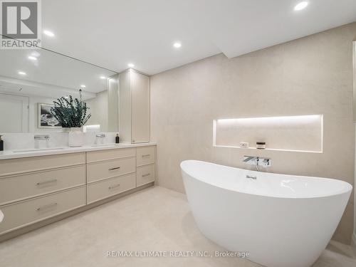 1503 - 130 Carlton Street E, Toronto, ON - Indoor Photo Showing Bathroom