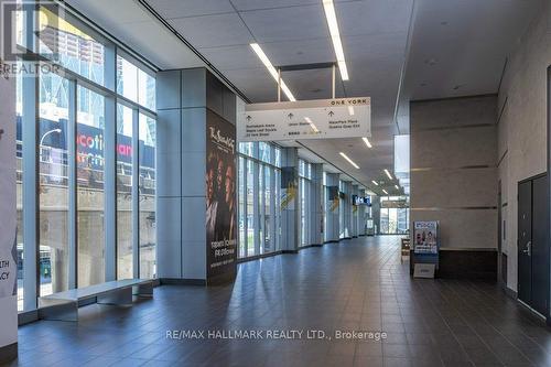 4209 - 88 Harbour Street, Toronto, ON - Indoor Photo Showing Other Room