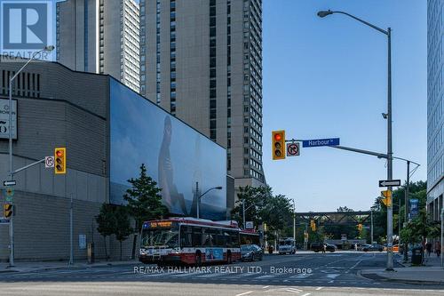 4209 - 88 Harbour Street, Toronto, ON - Outdoor