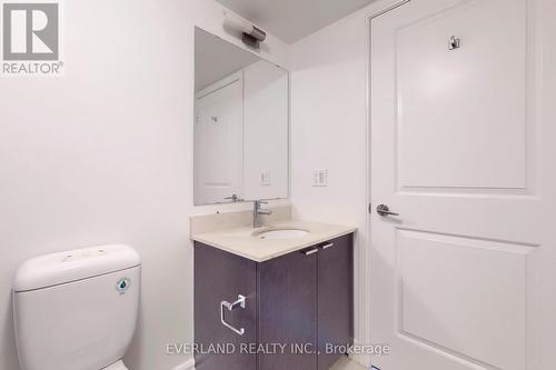 1604 - 23 Sheppard Avenue E, Toronto, ON - Indoor Photo Showing Bathroom