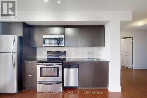 1604 - 23 Sheppard Avenue E, Toronto, ON - Indoor Photo Showing Kitchen