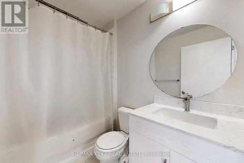 321 - 16 Yonge Street, Toronto, ON - Indoor Photo Showing Bathroom