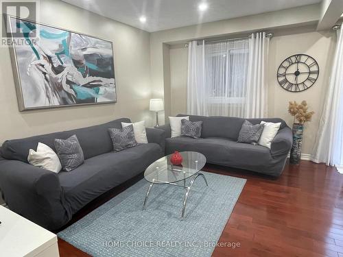 85 Bradstone Square, Toronto, ON - Indoor Photo Showing Living Room