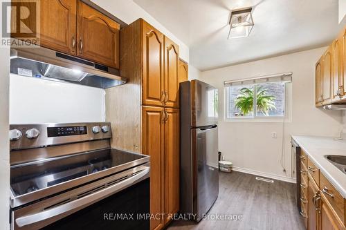 372 Daytona Court, Oshawa (Samac), ON - Indoor Photo Showing Kitchen