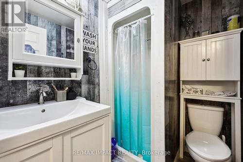 372 Daytona Court, Oshawa (Samac), ON - Indoor Photo Showing Bathroom