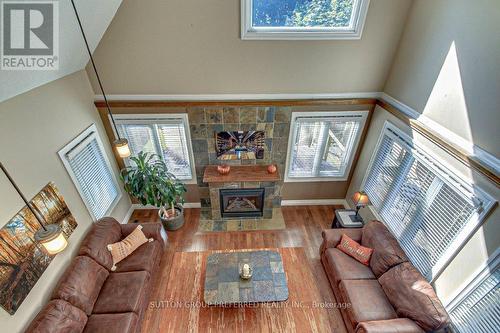 33 Duchess Avenue, London, ON - Indoor Photo Showing Living Room With Fireplace