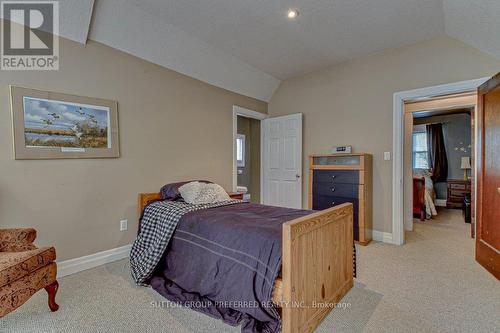 33 Duchess Avenue, London, ON - Indoor Photo Showing Bedroom