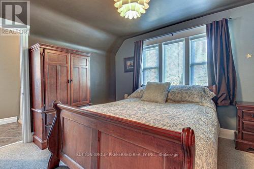 33 Duchess Avenue, London, ON - Indoor Photo Showing Bedroom