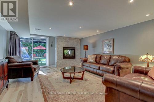 33 Duchess Avenue, London, ON - Indoor Photo Showing Living Room