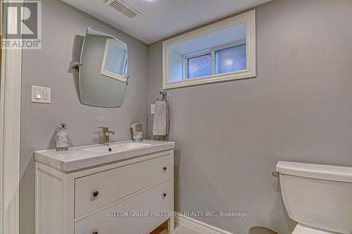 33 Duchess Avenue, London, ON - Indoor Photo Showing Bathroom