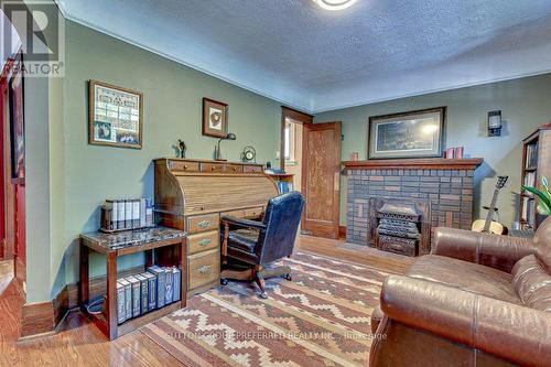 33 Duchess Avenue, London, ON - Indoor Photo Showing Living Room With Fireplace