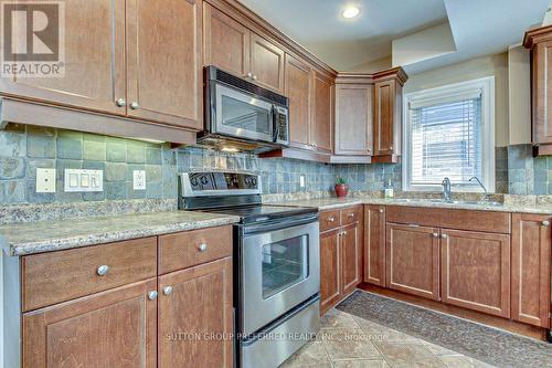 33 Duchess Avenue, London, ON - Indoor Photo Showing Kitchen