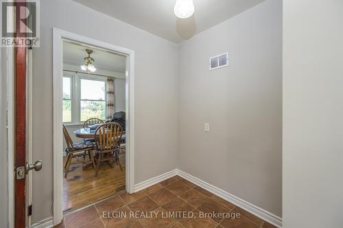 1449 Oxford Street E, London, ON - Indoor Photo Showing Other Room