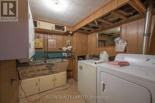 1449 Oxford Street E, London, ON - Indoor Photo Showing Laundry Room