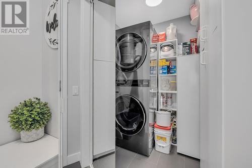 980 Dilworth Drive Unit# 101, Kelowna, BC - Indoor Photo Showing Laundry Room