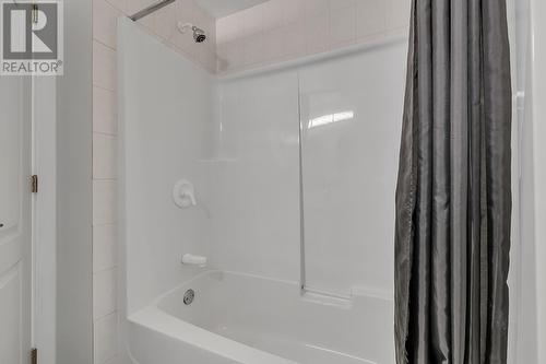 980 Dilworth Drive Unit# 101, Kelowna, BC - Indoor Photo Showing Bathroom