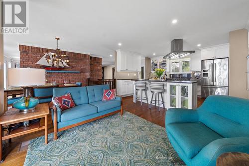 3710 County Rd 3, Prince Edward County (Ameliasburgh), ON - Indoor Photo Showing Living Room