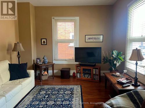 472 Rogers Street, Peterborough (Ashburnham), ON - Indoor Photo Showing Living Room