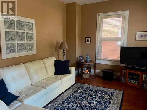 472 Rogers Street, Peterborough (Ashburnham), ON - Indoor Photo Showing Living Room