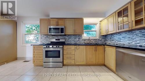 4142 Trellis Crescent, Mississauga, ON - Indoor Photo Showing Kitchen