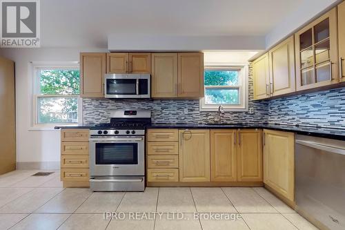 4142 Trellis Crescent, Mississauga, ON - Indoor Photo Showing Kitchen