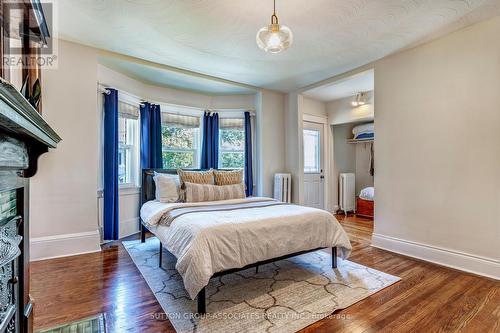 152 Sunnyside Avenue, Toronto, ON - Indoor Photo Showing Bedroom