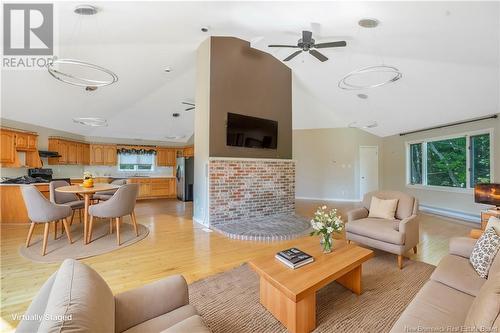 12 Lodge Lane, Prince William, NB - Indoor Photo Showing Living Room