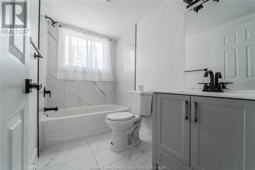 3150 Peter Unit# 7, Windsor, ON - Indoor Photo Showing Bathroom