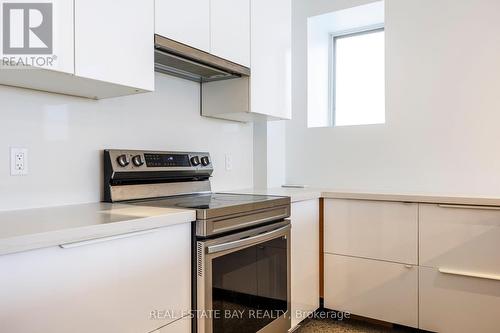 101 - 668 Brock Avenue, Toronto (Dovercourt-Wallace Emerson-Junction), ON - Indoor Photo Showing Kitchen