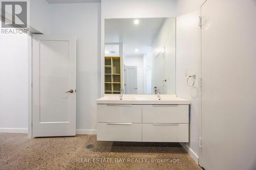 101 - 668 Brock Avenue, Toronto (Dovercourt-Wallace Emerson-Junction), ON - Indoor Photo Showing Bathroom