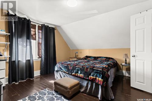 5228 7Th Avenue, Regina, SK - Indoor Photo Showing Bedroom