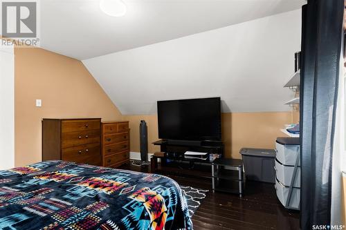 5228 7Th Avenue, Regina, SK - Indoor Photo Showing Bedroom