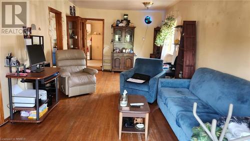 911 Obrien Street, North Bay, ON - Indoor Photo Showing Living Room